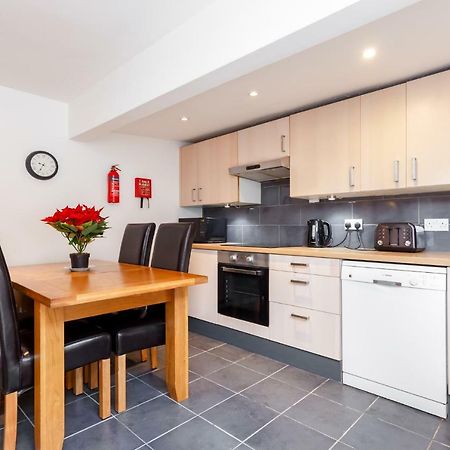 Gorgeous Town Centre Apt With Courtyard Garden Bournemouth Buitenkant foto