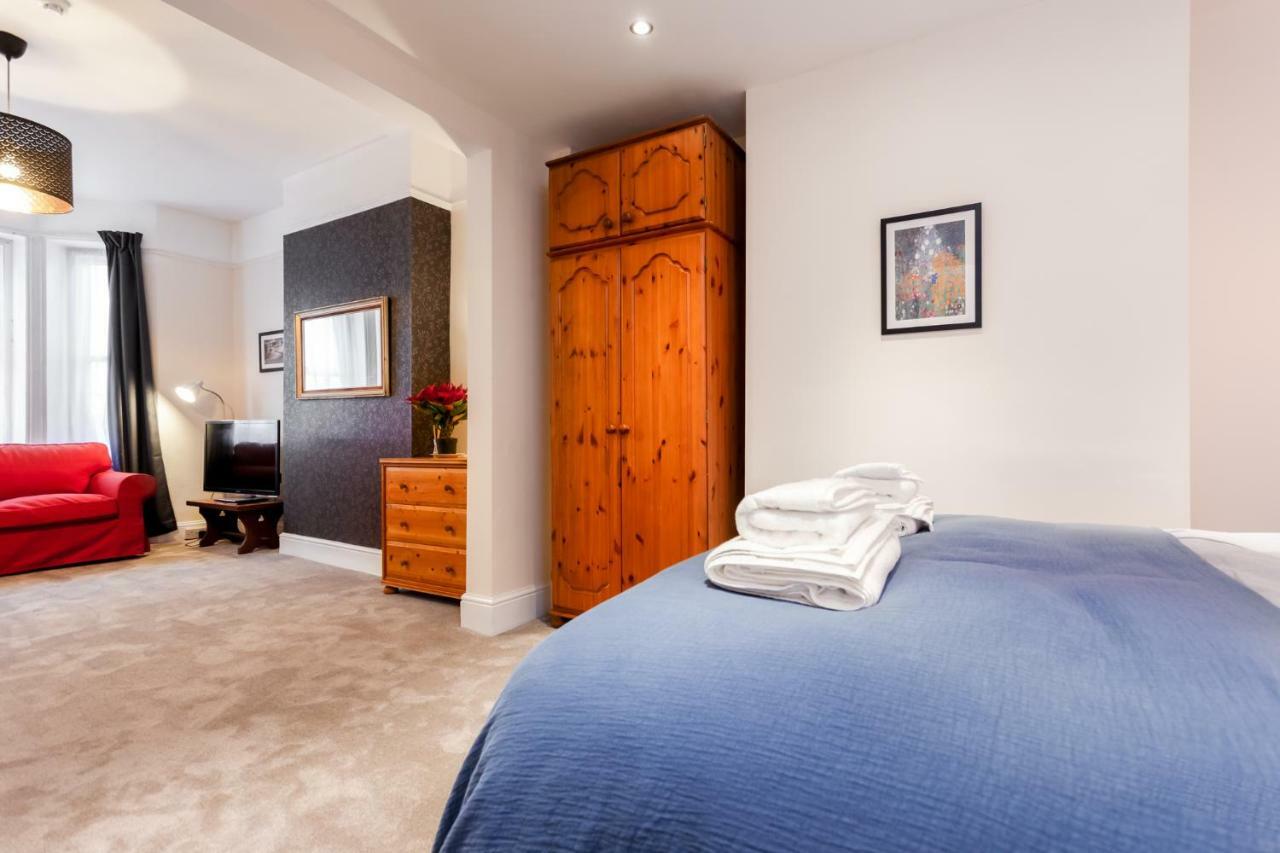 Gorgeous Town Centre Apt With Courtyard Garden Bournemouth Buitenkant foto