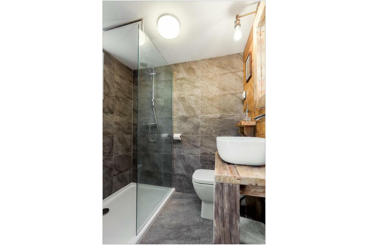 Gorgeous Town Centre Apt With Courtyard Garden Bournemouth Buitenkant foto