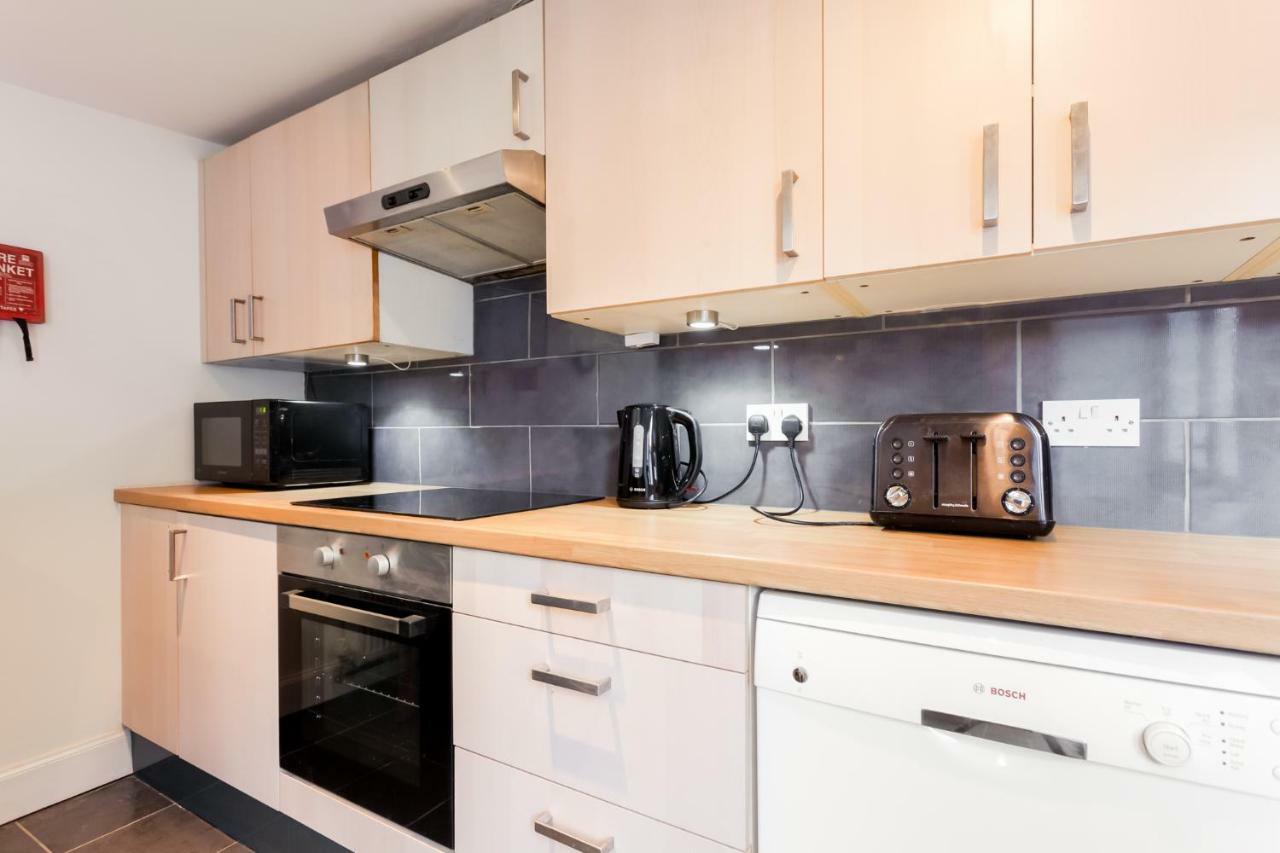 Gorgeous Town Centre Apt With Courtyard Garden Bournemouth Buitenkant foto